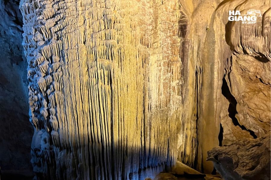 Dramatic ceiling of Nguom Ngao Cave with natural skylight