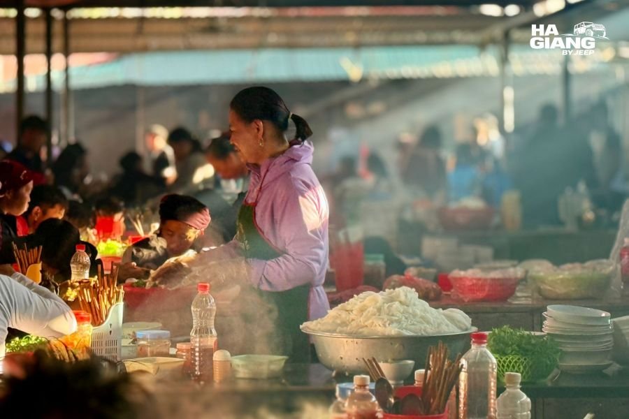 Local market stop during Ha Giang to Cao Bang jeep tour