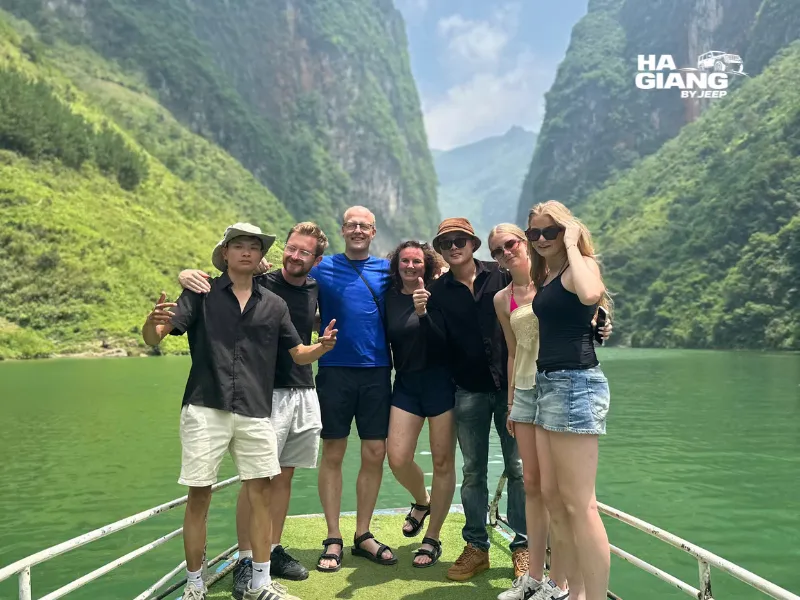 Nho Que River boat trip below Ma Pi Leng Pass on a Ha Giang jeep tour