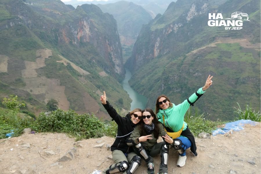 A rocky outcrop viewpoint above the Nho Que River at Ma Pi Leng