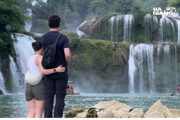 Ban Gioc Waterfall on a Ha Giang to Cao Bang jeep tour