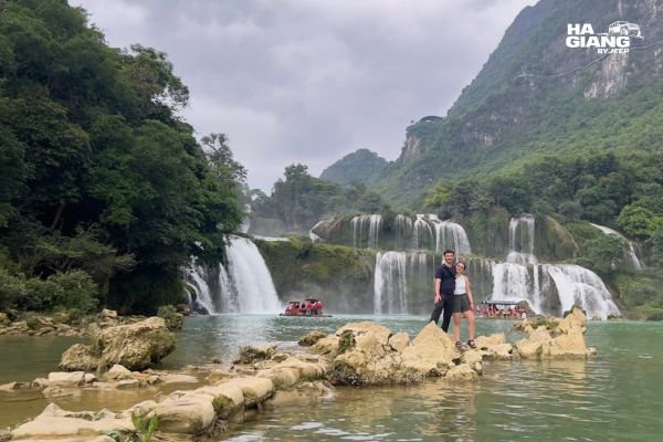 Ban Gioc Waterfall on the Ha Giang to Cao Bang jeep combo