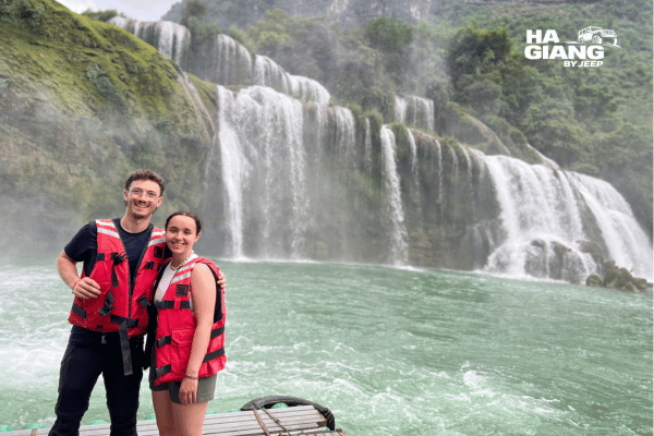 Ban Gioc Waterfall on the Quay Son River, the headline stop in this Cao Bang travel guide