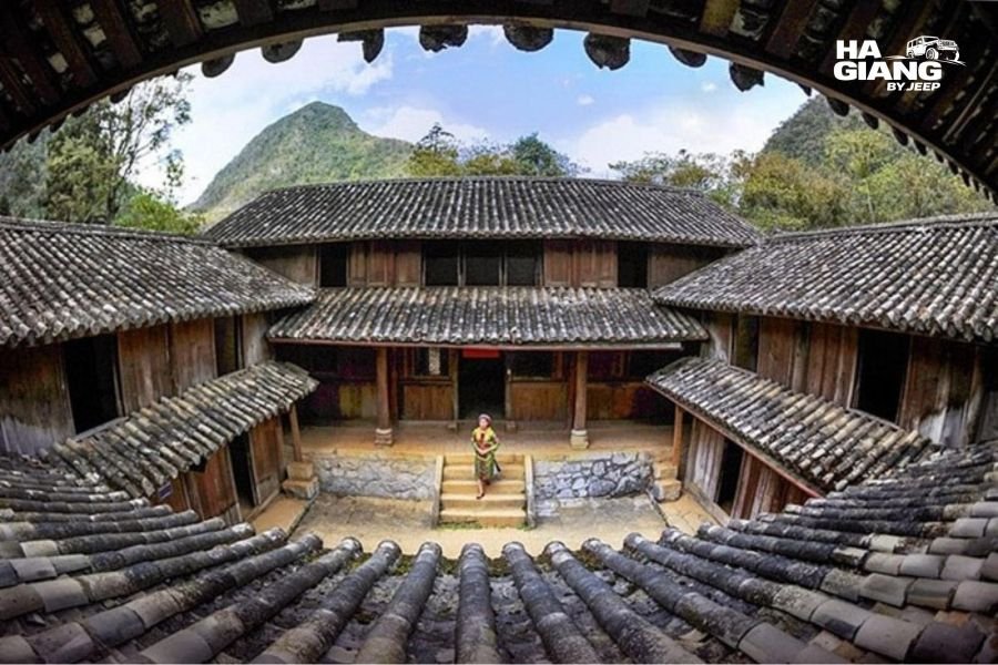 Carved roof and stonework of the Vuong Palace