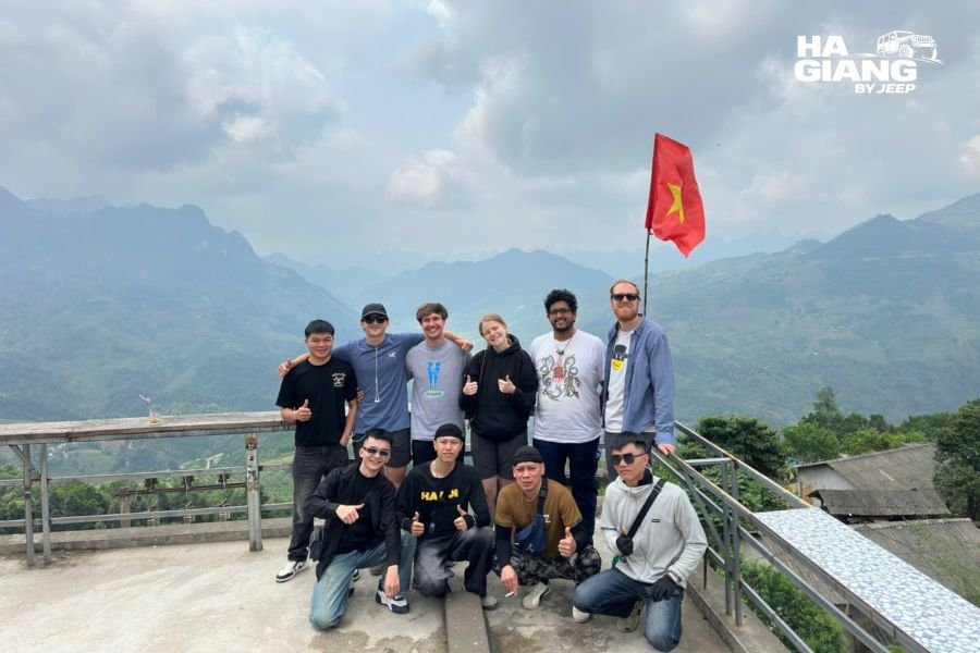 Clear autumn sky and long visibility from Ma Pi Leng Pass, Ha Giang