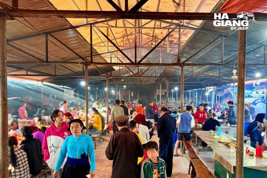 Dong Van Sunday Market in Ha Giang in winter