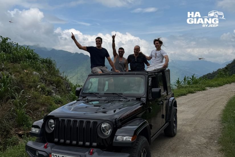 Driving the Ha Giang to Cao Bang route as the limestone changes character