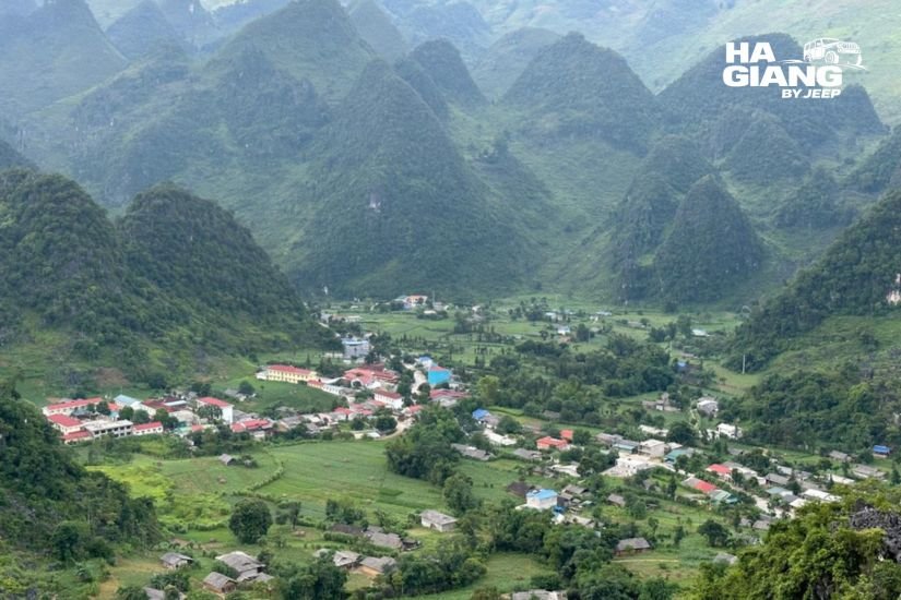 Du Gia village, the reward for choosing 4 days on the Ha Giang Loop