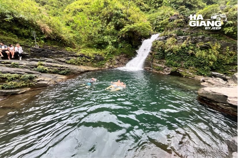 Du Gia waterfall and pool on the Ha Giang Loop