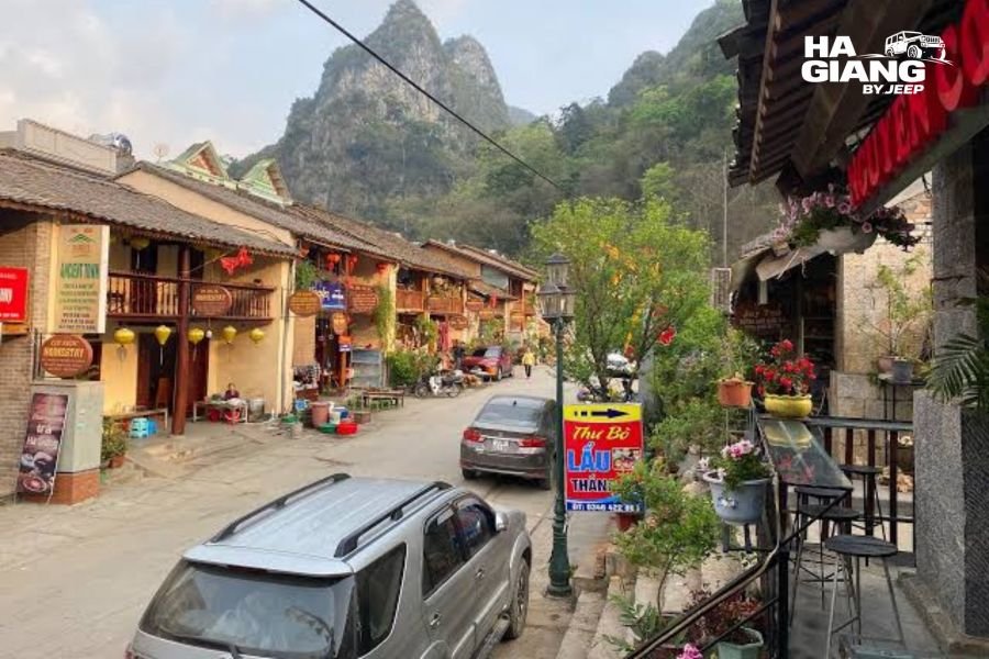 Fine drizzle over the stone houses of Dong Van in February, Ha Giang weather by month