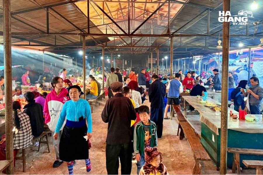 Hmong traders at Dong Van Sunday Market in the Old Quarter, Ha Giang