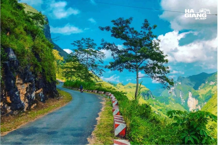 Mountain road leading into the Du Gia valley