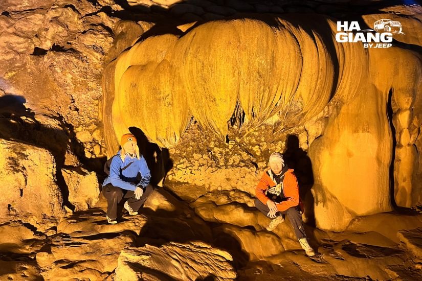 Nguom Ngao cave near Ban Gioc in Cao Bang
