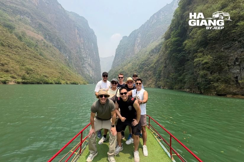 Nho Que River boat trip below Ma Pi Leng Pass on the Ha Giang Loop