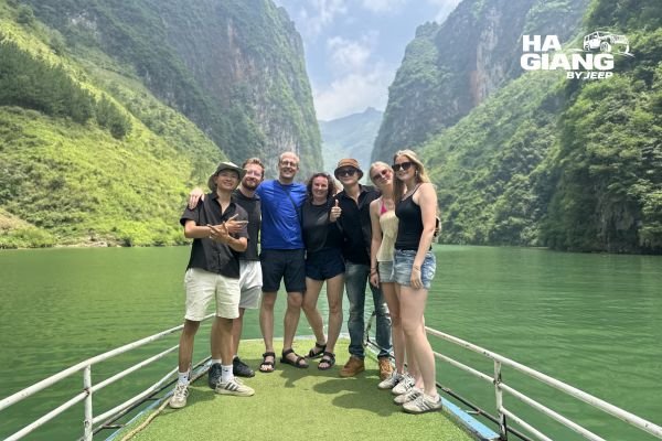 Boat trip on the emerald Nho Que River through the Ma Pi Leng canyon