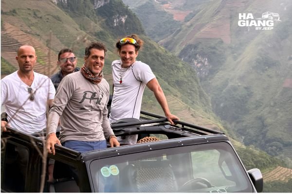 Ha Giang jeep tour what to expect: open air Jeep at Ma Pi Leng Pass above the Nho Que River