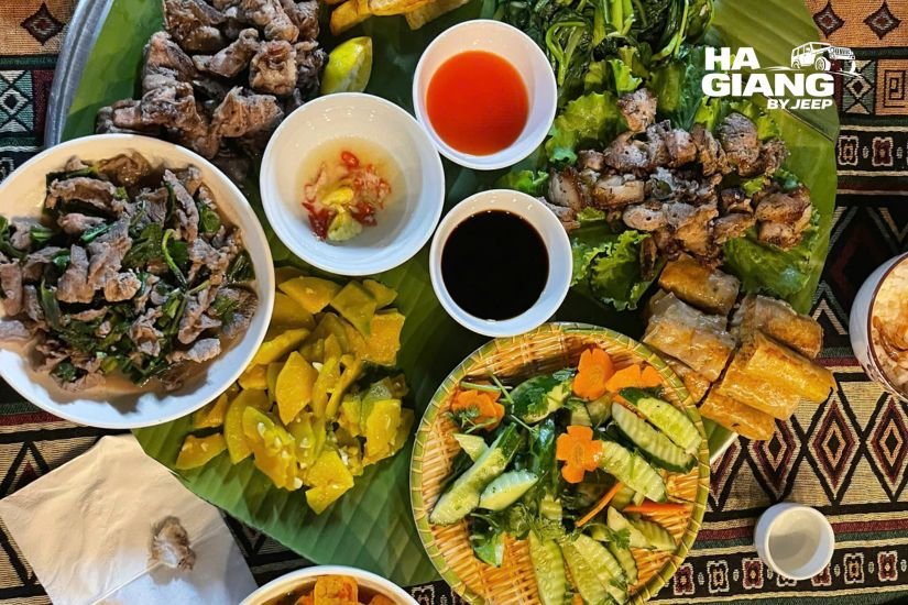 Roadside food stop on a Ha Giang jeep tour