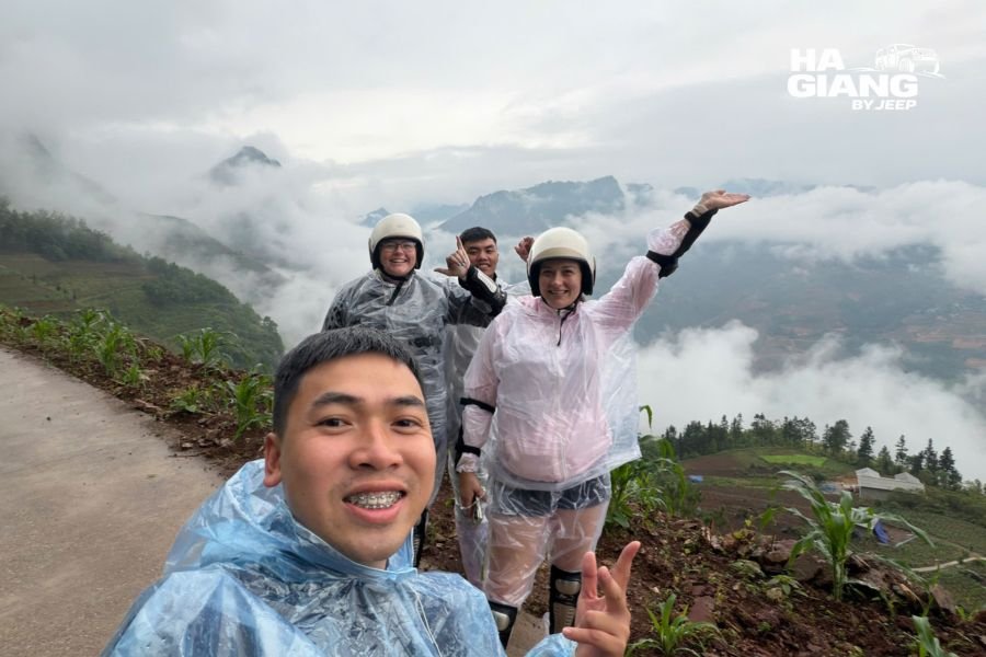 Sea of clouds at sunrise on the Dong Van Karst Plateau in Ha Giang in winter