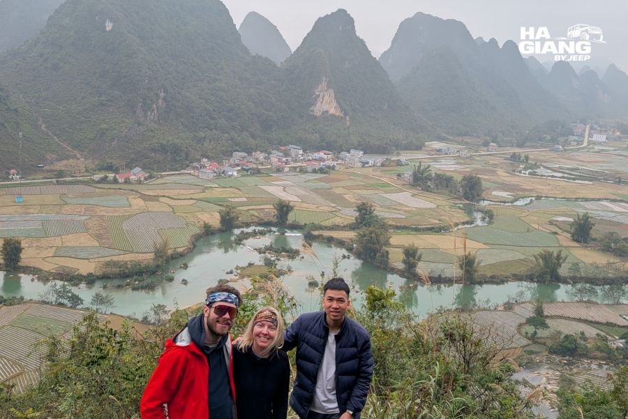 The Quay Son river winding through limestone towers in Ngoc Con valley
