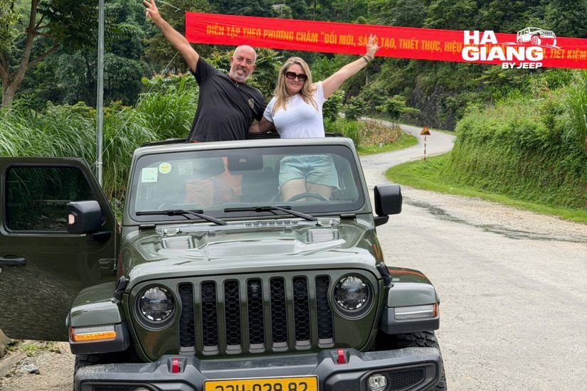Ha Giang itinerary: a private open air jeep on the Ma Pi Leng Pass road above the Nho Que River