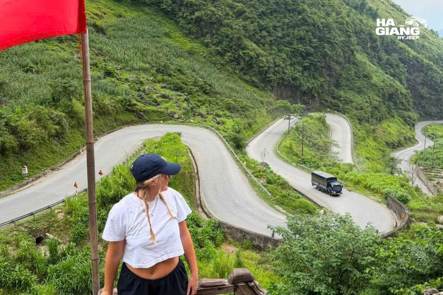 An empty mountain road in northern Vietnam