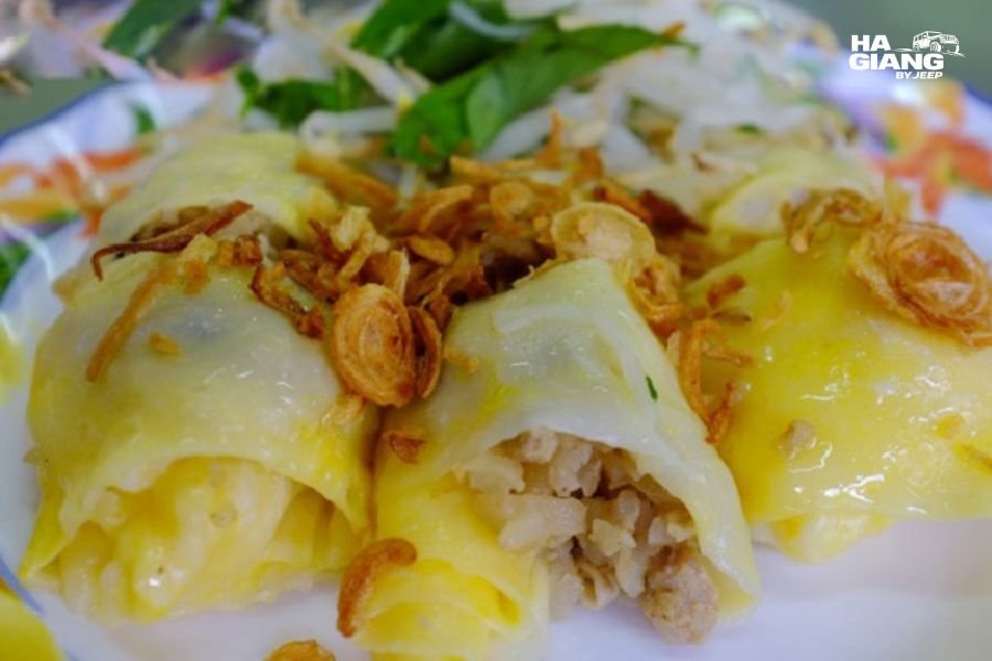 Banh cuon trung with bone broth, a classic Ha Giang breakfast