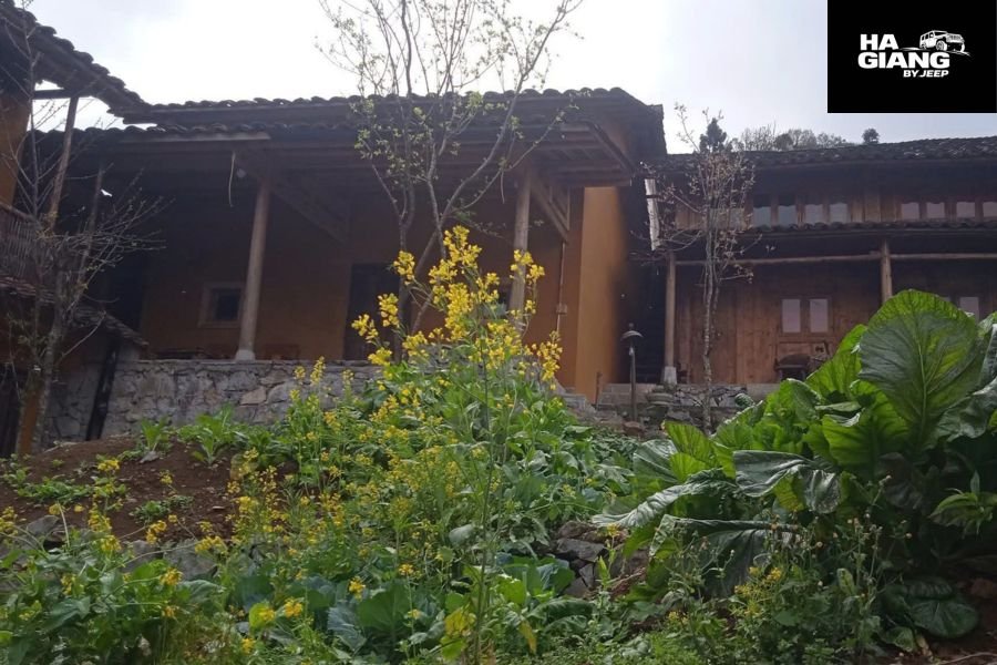 Common living area at Ha Giang Loop homestay
