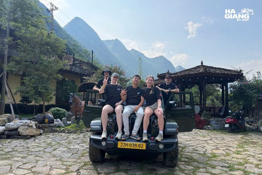 Ha Giang vs Cao Bang: a jeep on the mountain road between the two provinces