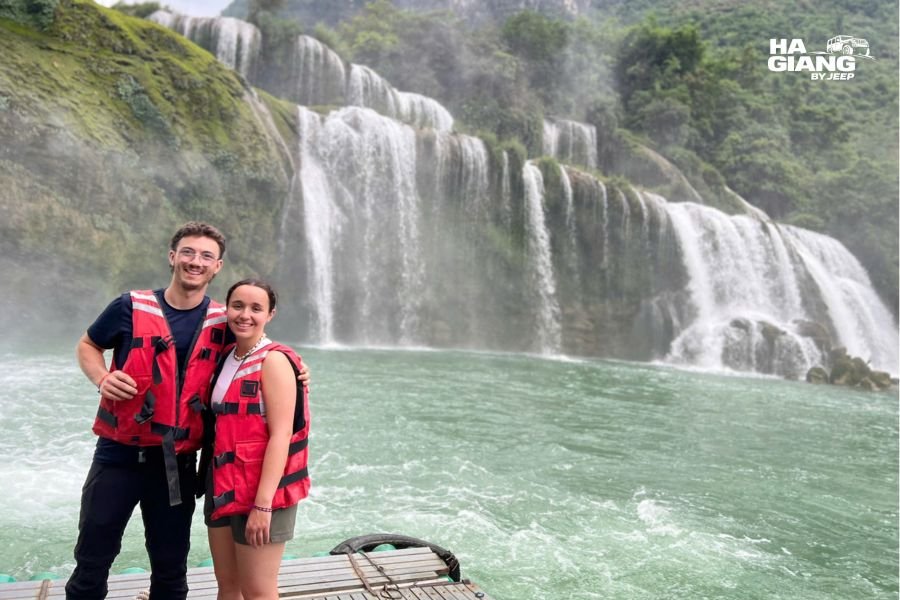Long exposure of Ban Gioc Waterfall in Cao Bang with bamboo rafts