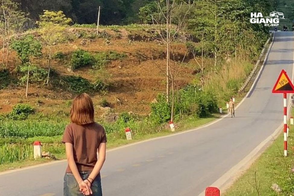 Ma Phuc Pass, the limestone gateway on the road east from Cao Bang City