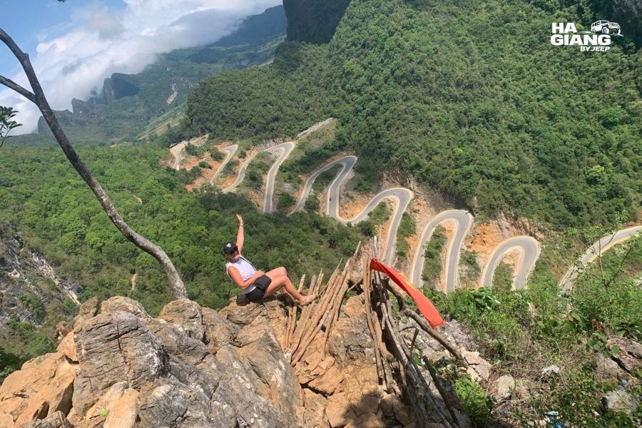 The 15 level pass near Bao Lac on the road linking Ha Giang and Cao Bang