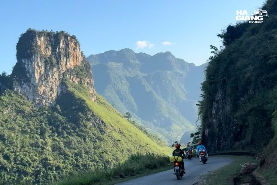 The road climbing into the mountains on the approach to Ha Giang