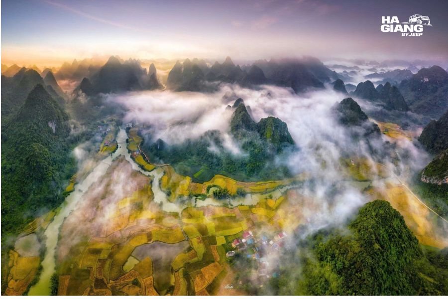 Early morning mist over the Quay Son River valley and karst peaks in Cao Bang