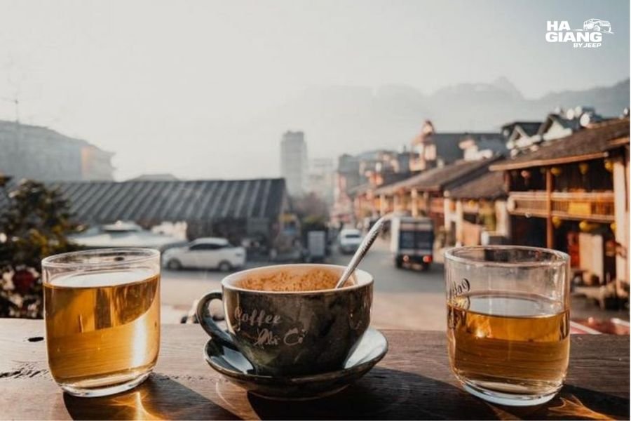 Green tea served at a Ha Giang homestay table as an alternative to corn wine