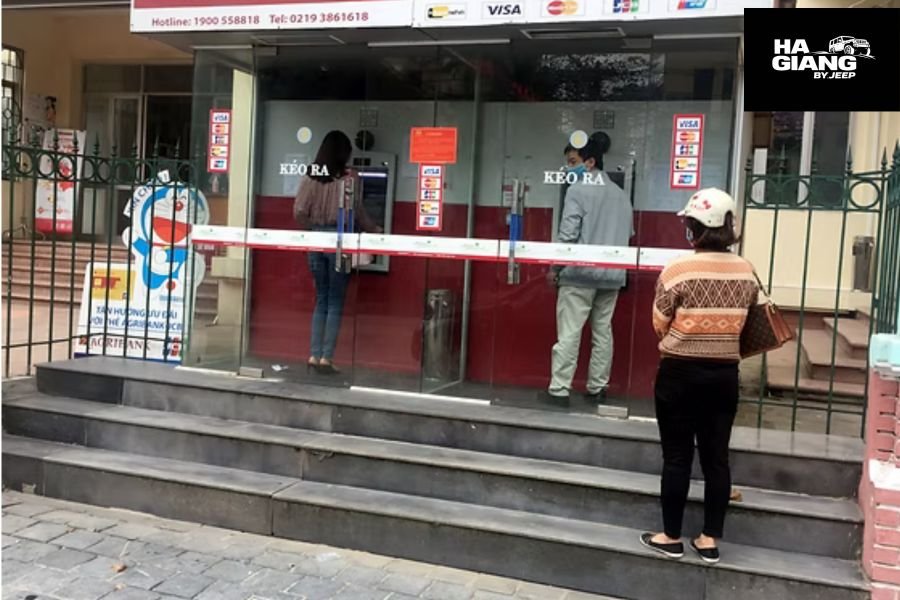 Ha Giang ATM outside a bank branch in Ha Giang City before the start of the Loop
