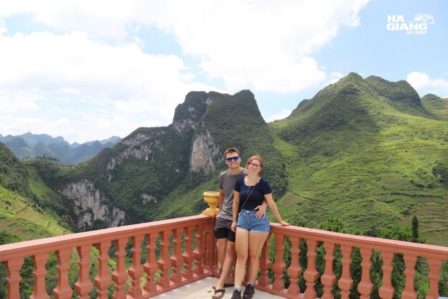 Ha Giang Loop mistakes to avoid: travelers at a quiet viewpoint on the Dong Van Karst Plateau