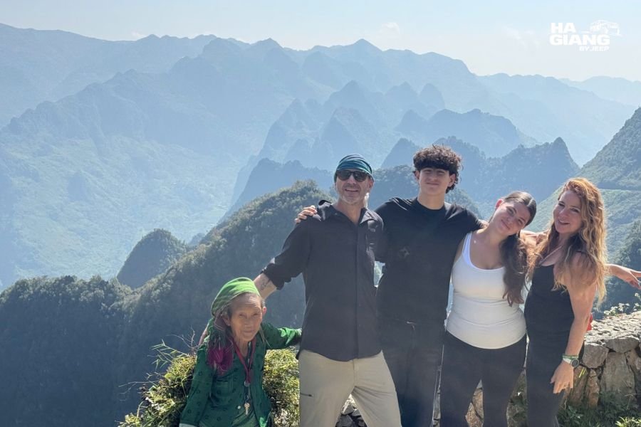 Ha Giang vs Ninh Binh: the high limestone plateau of Ha Giang seen from Ma Pi Leng Pass