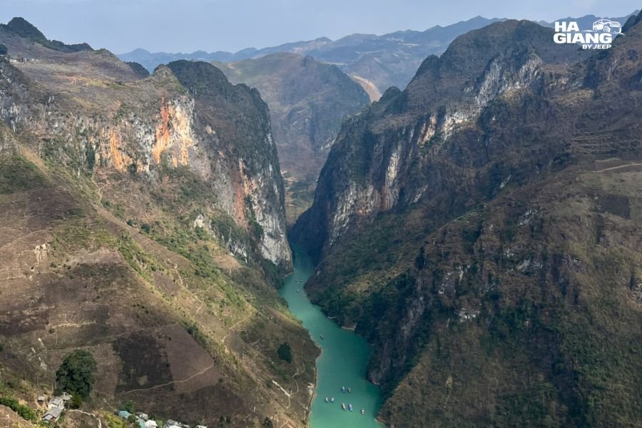 Ma Pi Leng Pass above the Nho Que River, Ha Giang