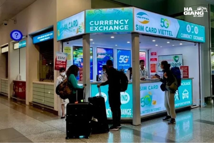Mobile carrier shop counter in Vietnam where travelers buy a Ha Giang SIM card before the Loop
