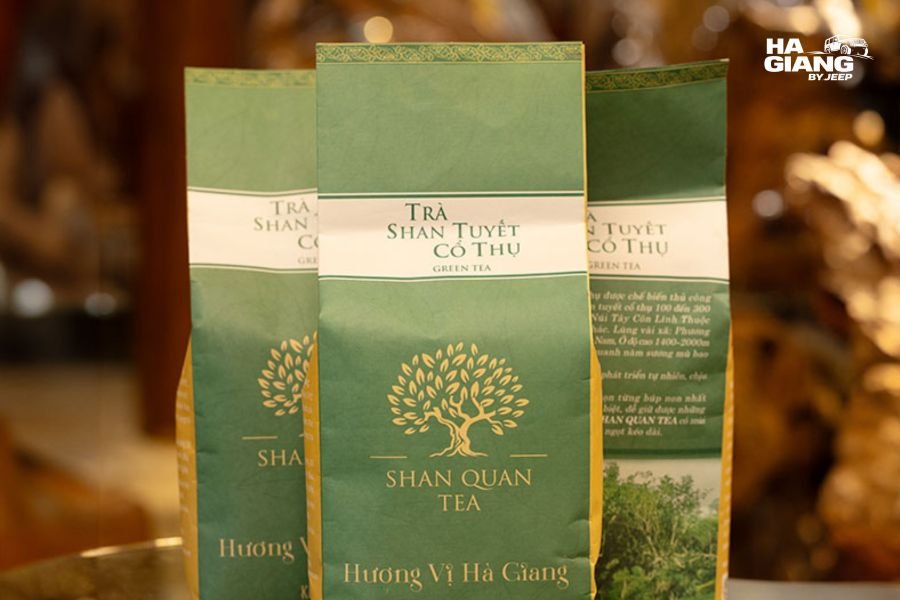 Shan tuyet tea leaves sold at a market in Ha Giang, a light and easy souvenir to bring home
