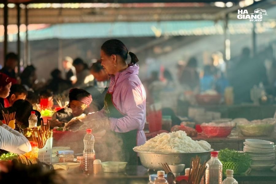 Spending a full morning at a highland market in Ha Giang