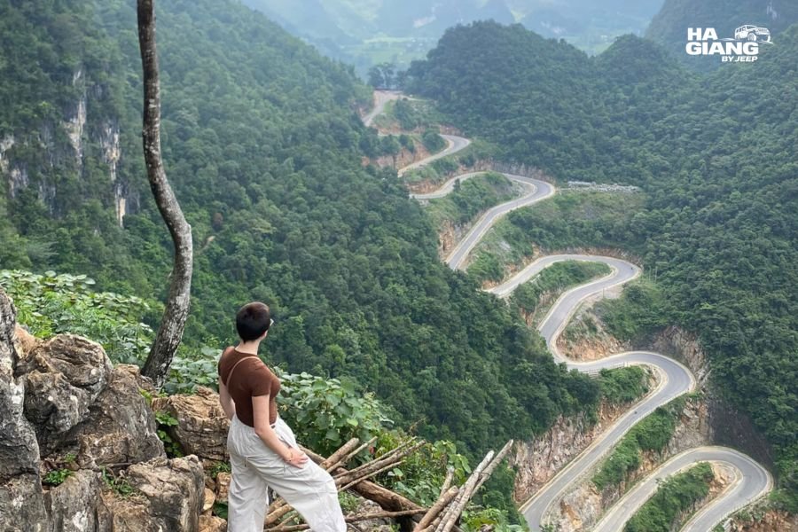 The 15 step pass in Cao Bang, northeast Vietnam
