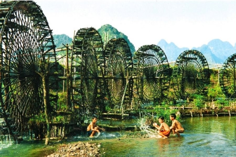 Traditional water wheel on the river in Phong Nam Valley near Ban Gioc, Cao Bang