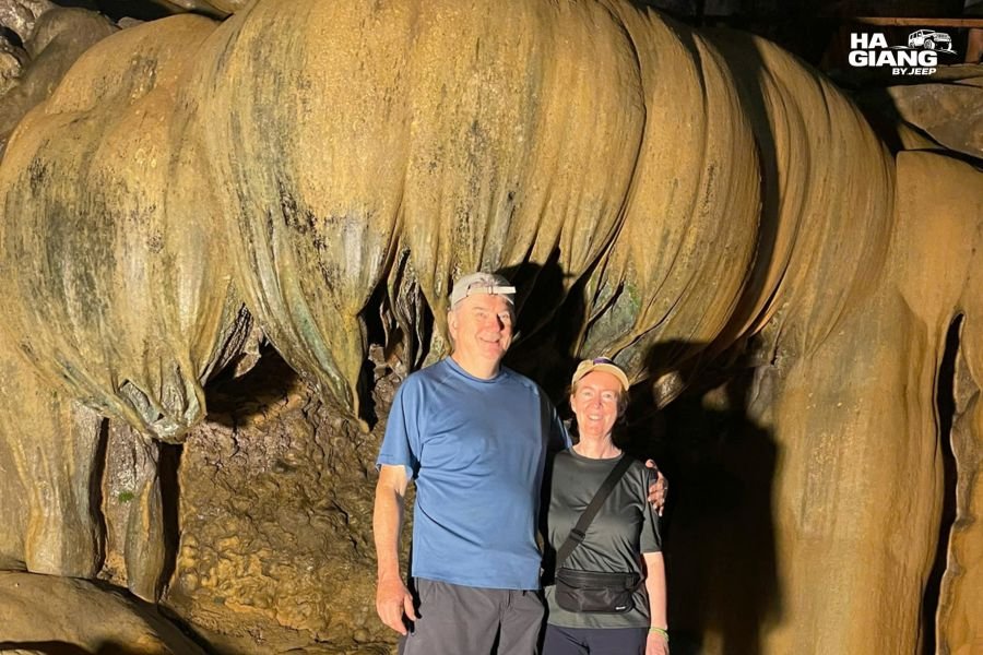 Nguom Ngao Cave near Ban Gioc Waterfall, Cao Bang