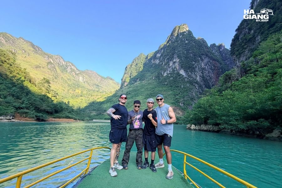 Tu San Canyon Ha Giang: the view from a boat inside the deepest canyon in Southeast Asia