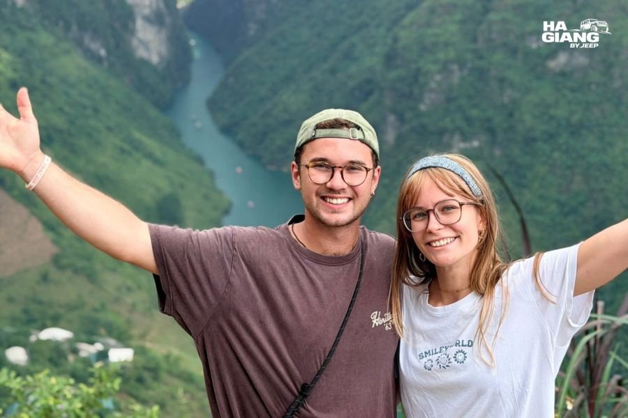 Wind on Ma Pi Leng Pass, viewpoint above the Nho Que River canyon, Ha Giang Loop